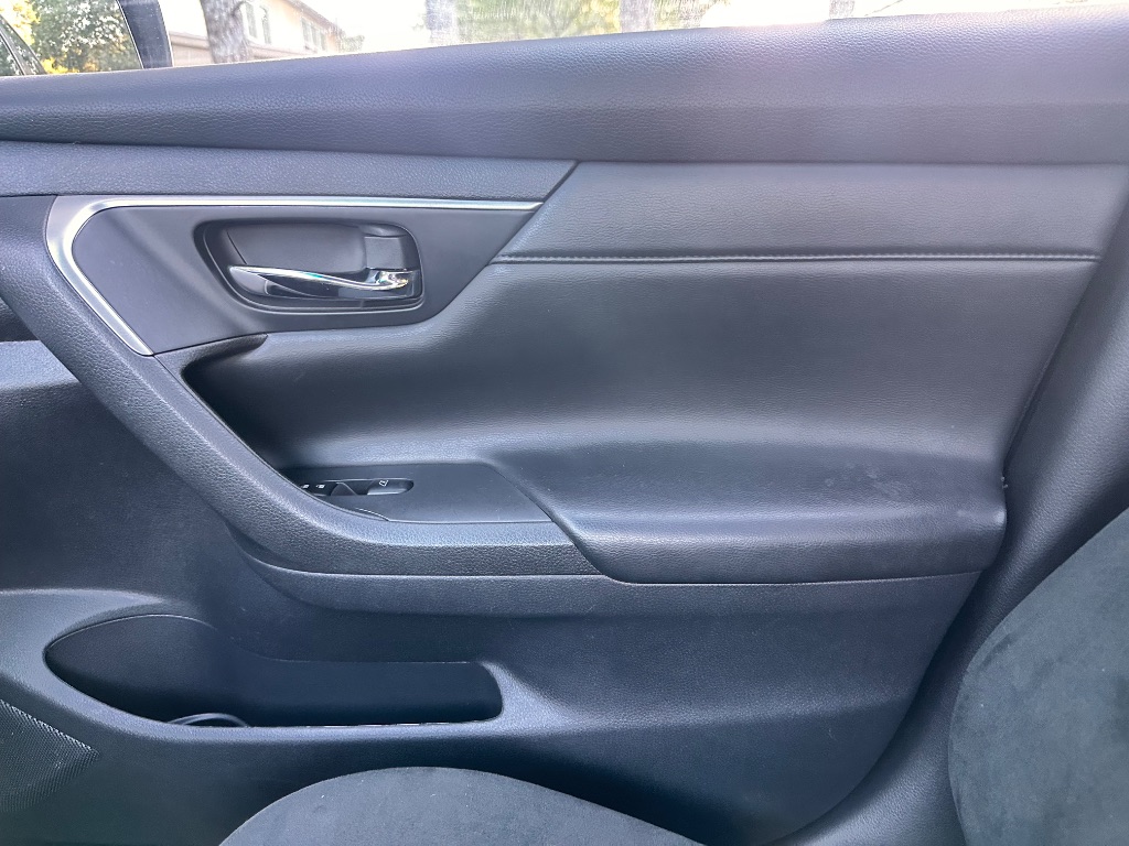 2015 Nissan Altima SV - Photo 24