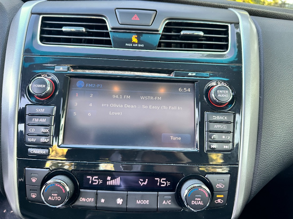 2015 Nissan Altima SV - Photo 17