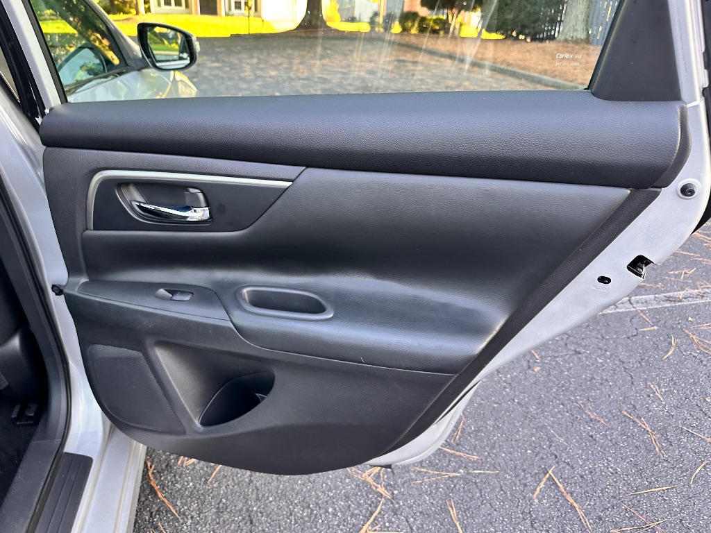2015 Nissan Altima SV - Photo 29