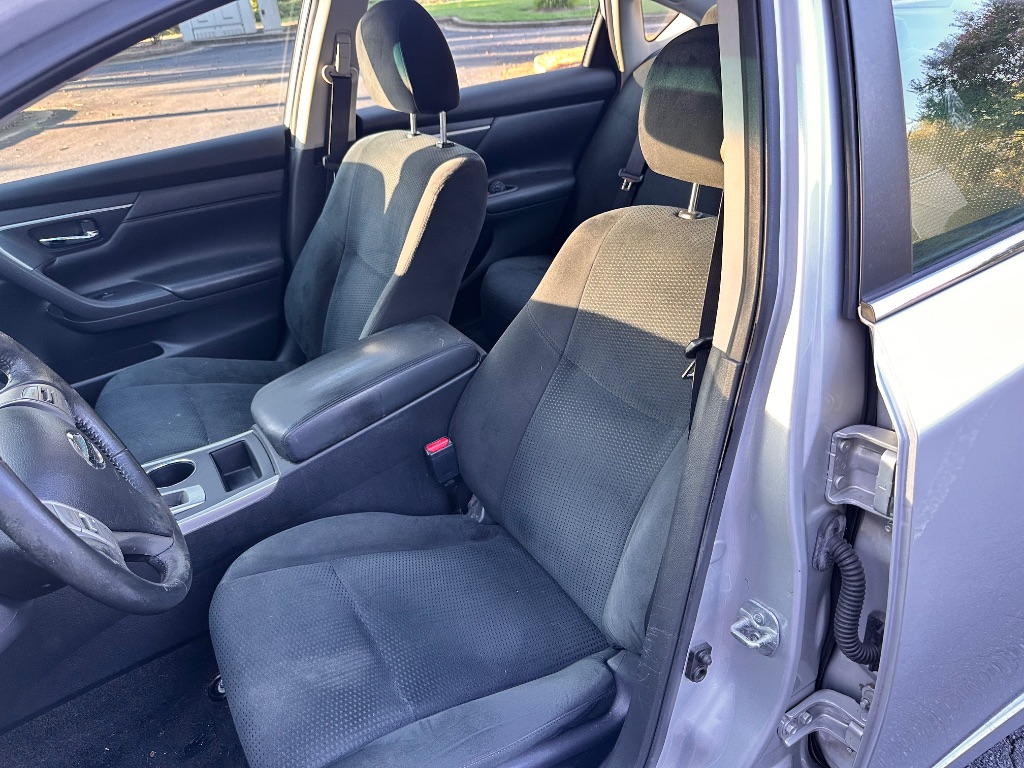2015 Nissan Altima SV - Photo 13