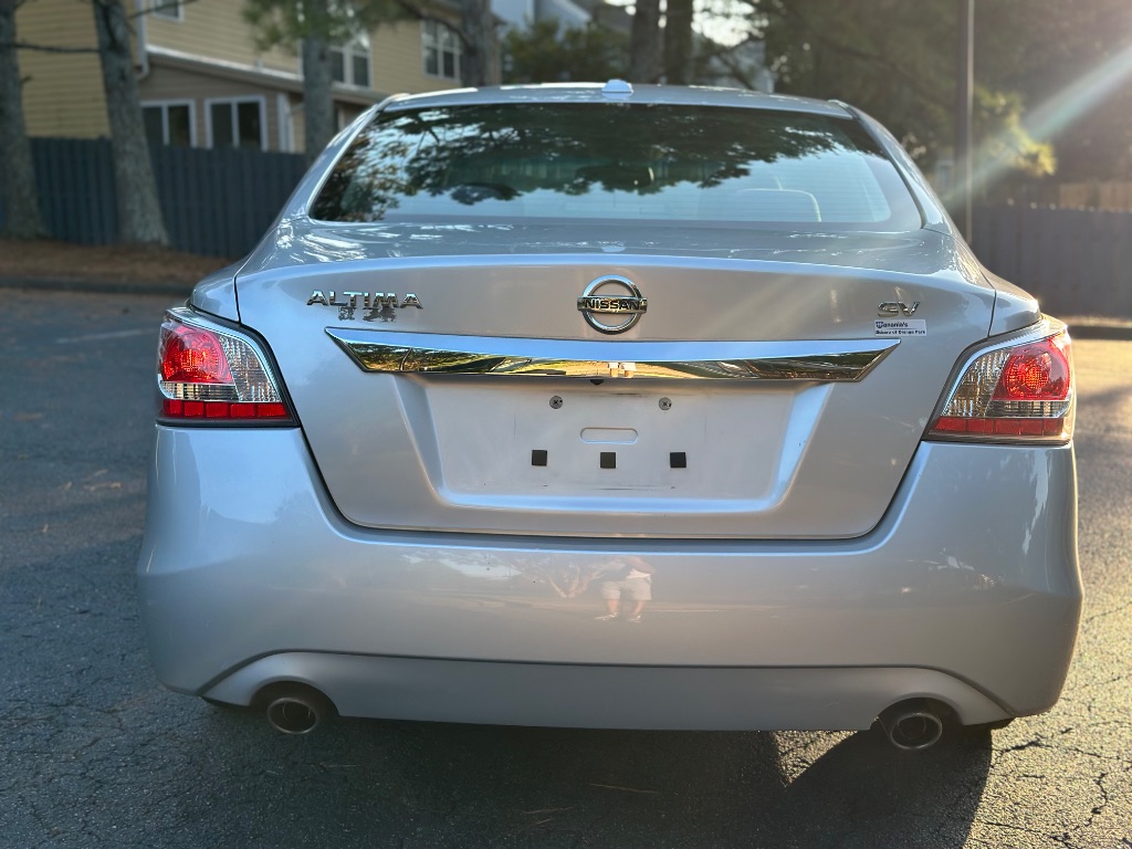 2015 Nissan Altima SV - Photo 6