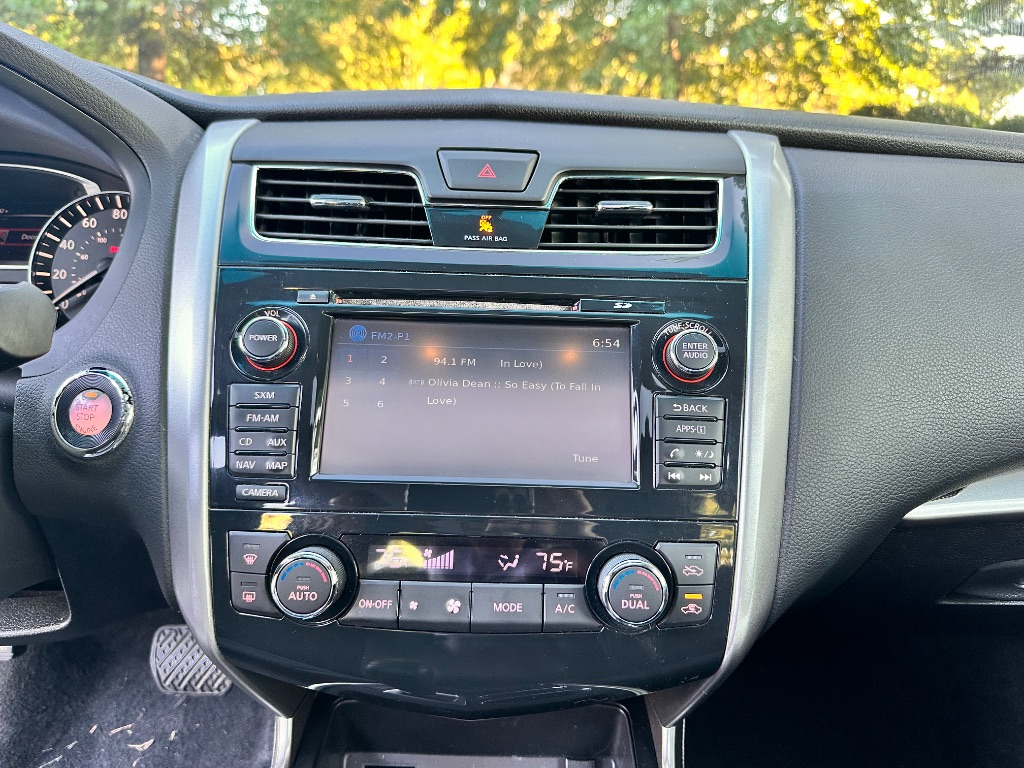 2015 Nissan Altima SV - Photo 16