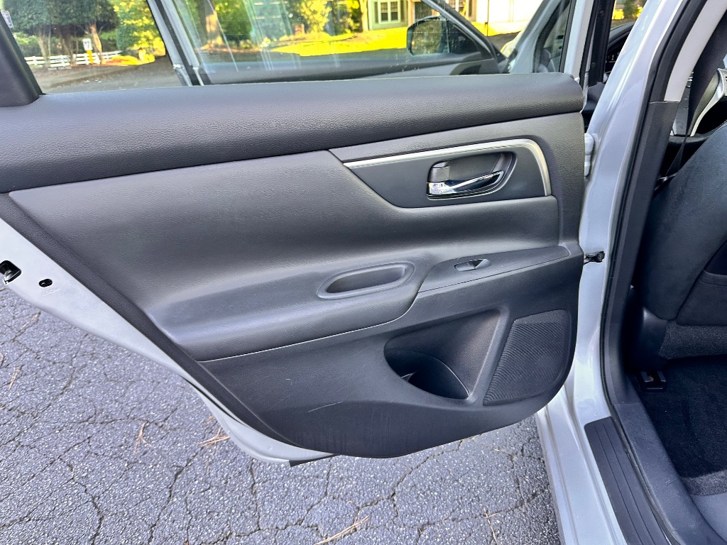 2015 Nissan Altima SV - Photo 28